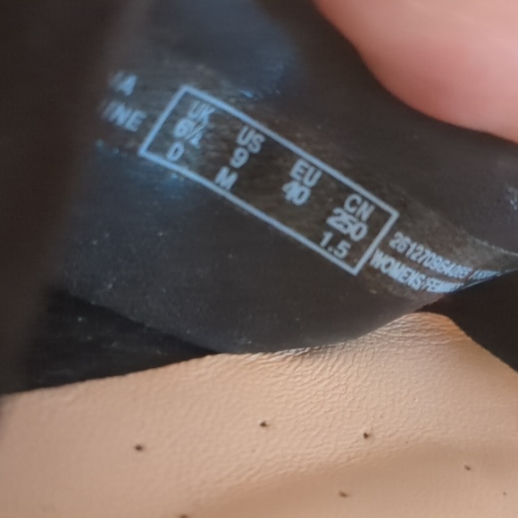 Clarks black suede high heels cushion sole size 9 - Picture 10 of 10